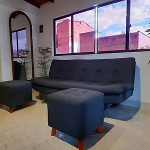 https://terraza-y-vista-poblado-a-5min.colombiamedellinhotels.com